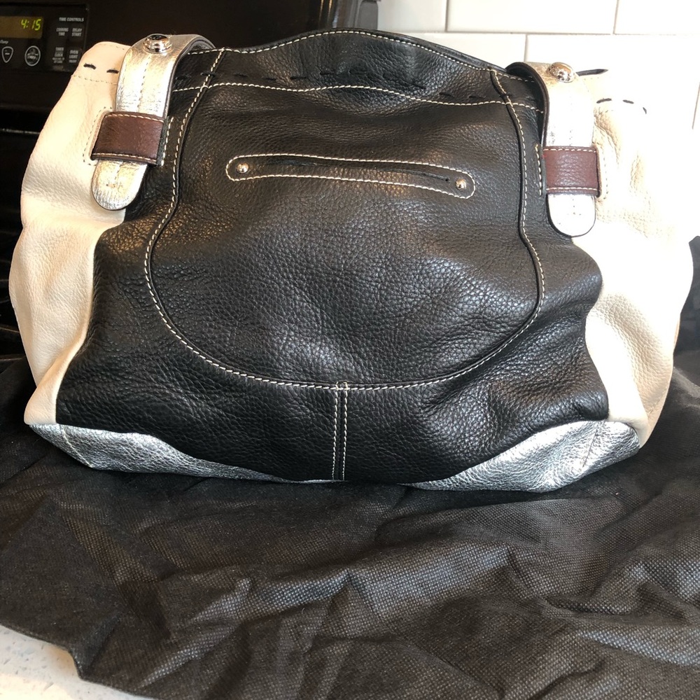 Stylish Black and Cream Leather Bag - Picture 2 of 6